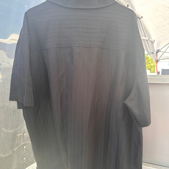 Men's Tommy Bahama button down Black Shirt - Picture 3 of 3
